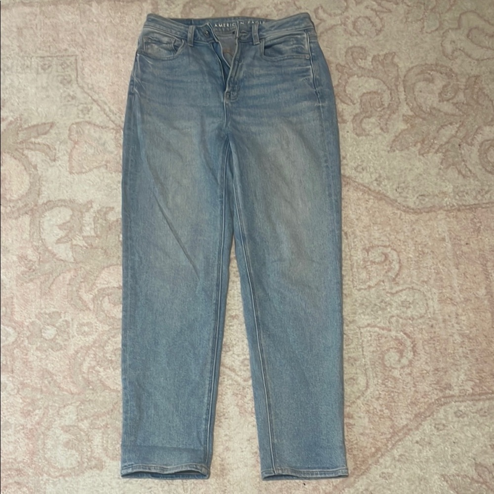American Eagle Outfitters Mom Straight Jean